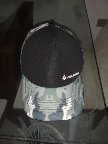 Vendo boné novo