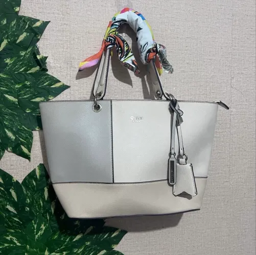 BOLSA GRANDE GUESS
