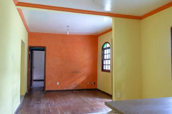 Casa à Venda - Heliópolis, 5 Quartos, 328 m2