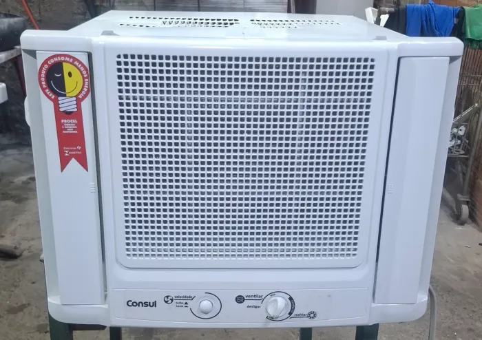 Ar Consul 7.500 BTUs 127.V gelando aceito cartão Dou garantia