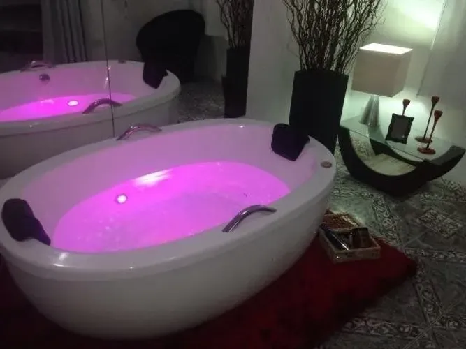 Ofurô Oval  Com Hidromassagem 160x106x62