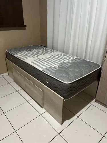 VENDO CAMA DE SOLTEIRO COM COLCHÃO