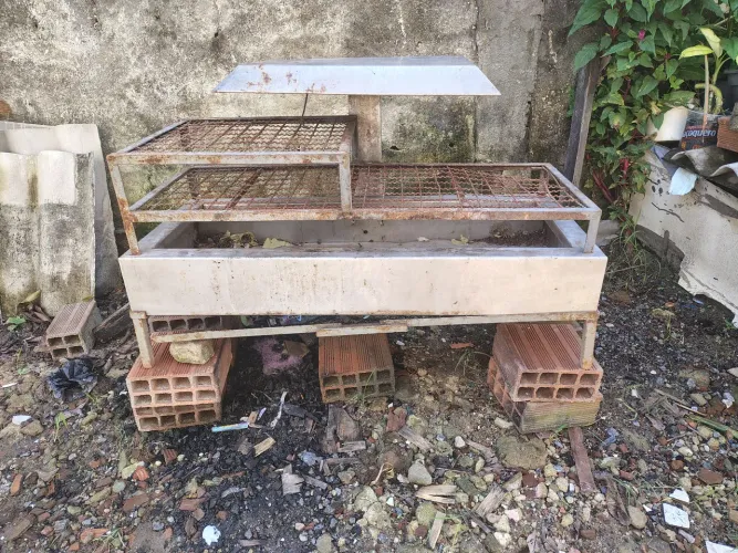 Churrasqueira de hambúrguer e espetinho