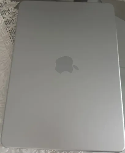 MacBook Neo 256gb 15 dias de uso - cor Prata