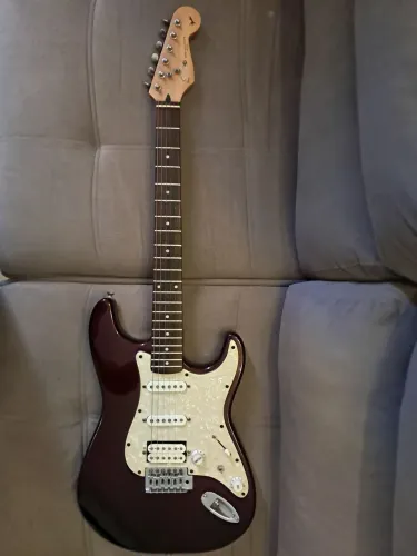 Guitarra Squier standard korea com upgrades