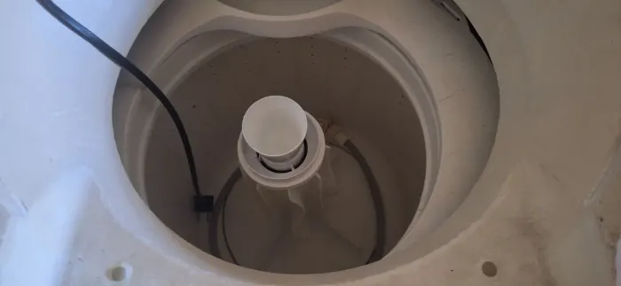 Máquina de lavar e geladeira - precisando conserto.