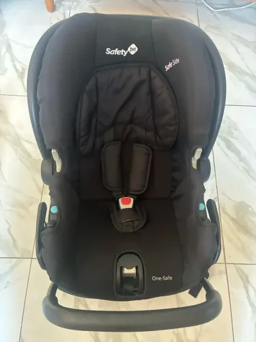 Bebê conforto com base Safety 1st muito novo !!!