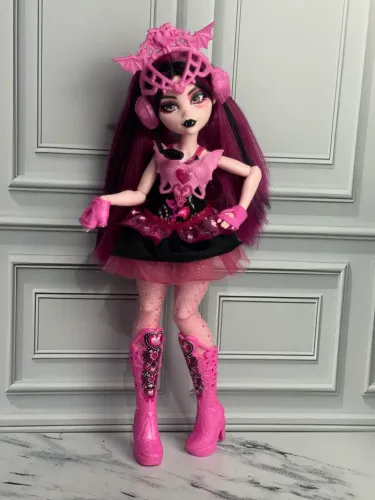 Monster High Draculaura Skulltimate Secrets 4