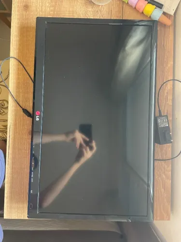 Monitor TV LG 24" LED - Modelo 24MN33N