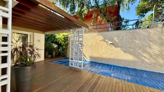 Casa para locação em Alto de Pinheiros com 4 quartos, sendo 3 suítes, 398m²