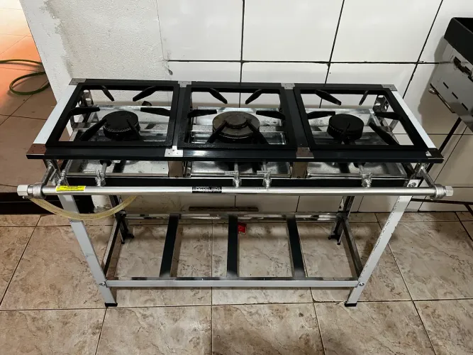 Fogão industrial inox 3 bocas, 2 meses de uso