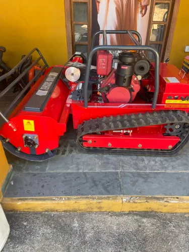 Roçadeira Robótica HF-120 Diesel Elétrica com Controle Remoto - Nova