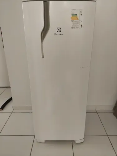 Geladeira Seminova em ótimo estado