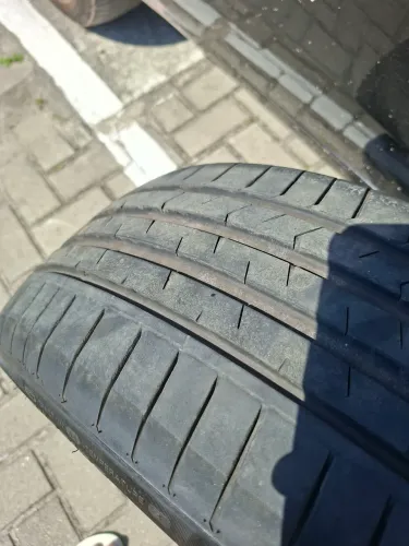 Pneu 215 50 17