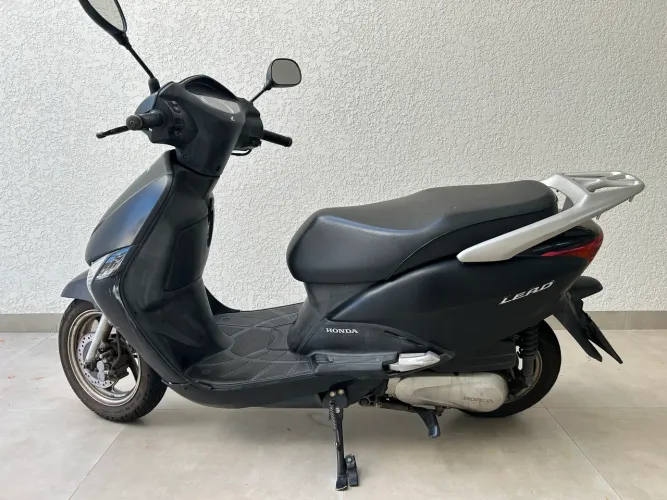 OPORTUNIDADE! Honda Lead Preta - Econômica + Automática