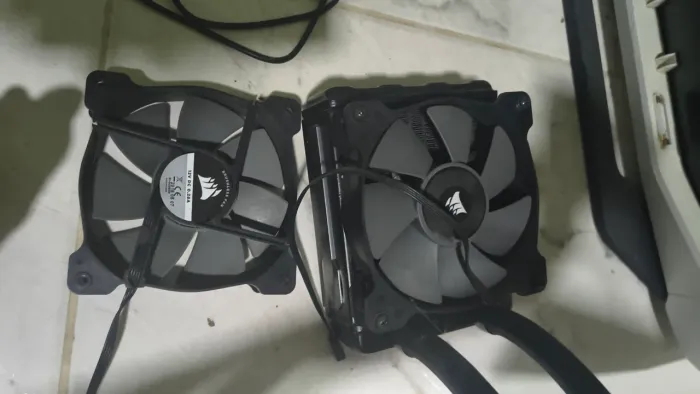 Water cooler Corsair usado