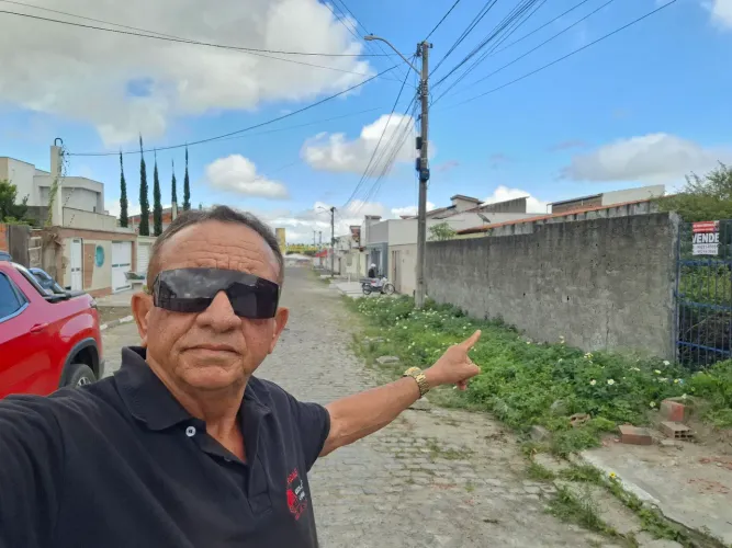 Excelente terreno de 16x20 dm rua calçada Jardim Acácia Feira de Santana Bahia