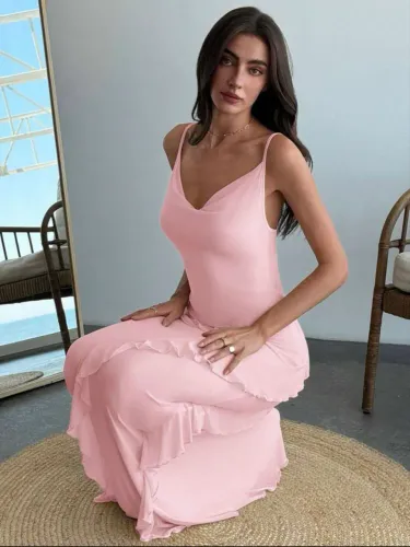 Vestido Romântico com Decote Drapeado e Babados