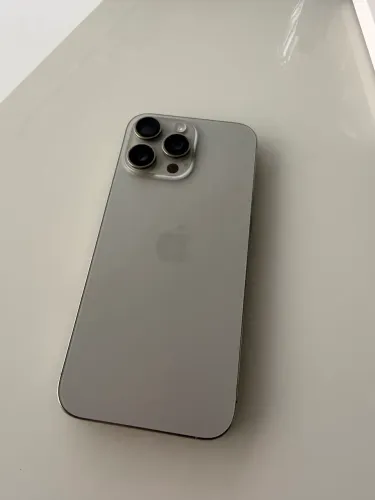 iPhone 16 Pro Max - impecável