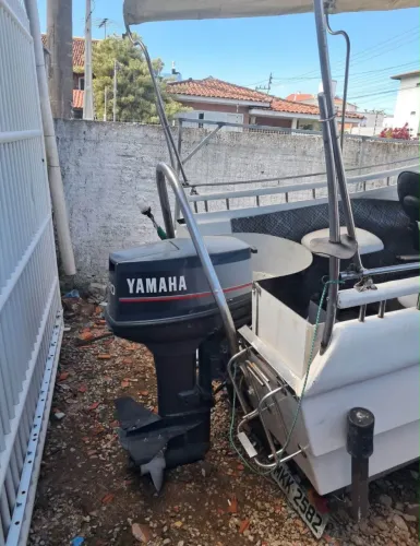 Barco casco pesca