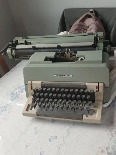 Máquina de escrever Underwood 298