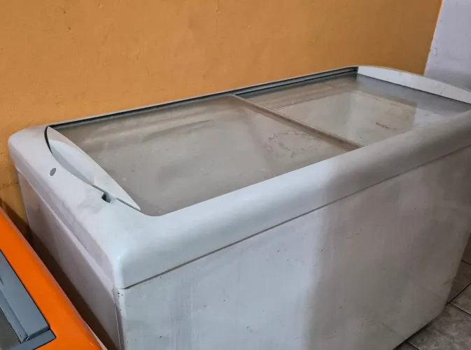 Freezer metalfrio