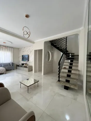 Casa Duplex à Venda - Bairro Boa Vista