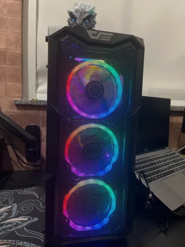 GABINETE GAMER + Fonte 650 W 80 plus + 6 fans 