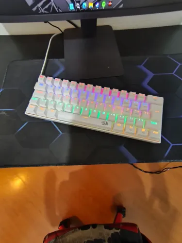 Vendo teclado gamer redragon lakshmi white lunar RGB