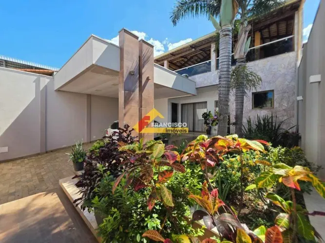 Casa à venda, 3 quartos, 4 vagas, Interlagos - Divinópolis/MG