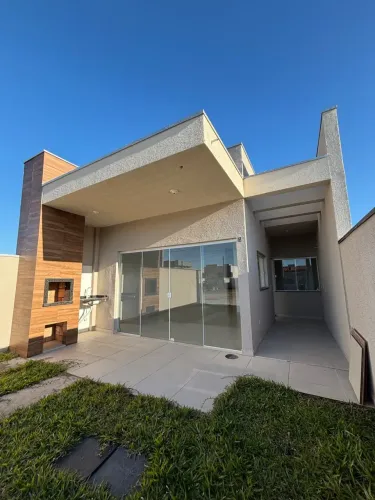 Casa Nova a poucos passos da praia em Guaratuba com 3 quartos e espaço incrível e ótima vi