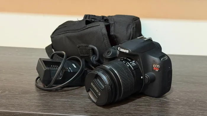 Cânon T5 + lente 18-55 + bolsa