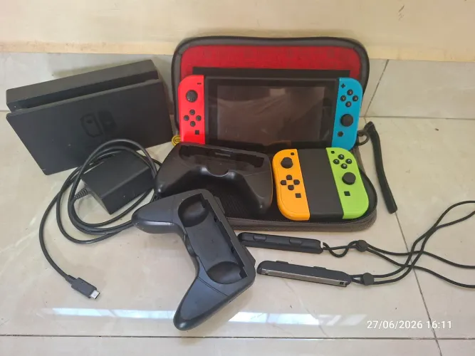 Vendo Nintendo Switch desbloqueado.