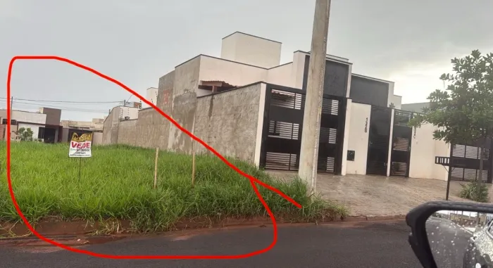 Terreno frente para os 2 lados do quarteirão