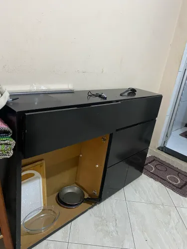 Vendo cômoda de madeira preta 