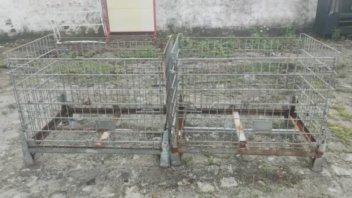 Cesto de aço galvanizado. Valor: 250,00 reais cada.