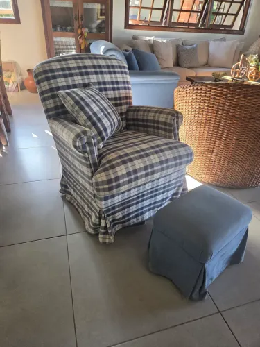 Poltrona giratória e com balanço 