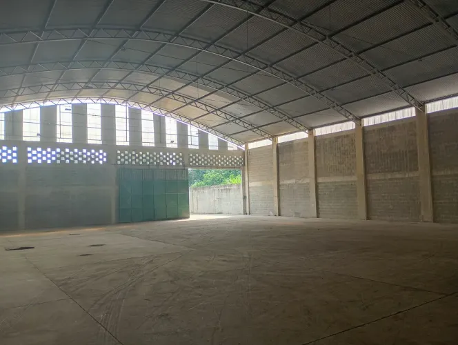 Galpão para alugar na chácara Rio-Petrópolis