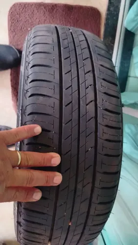 Vendo 2 pneus Bridgestone aro 15