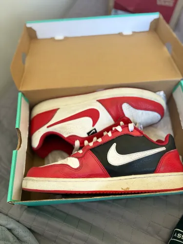 Tênis Dunk Vermelho e Preto tamanho 43
