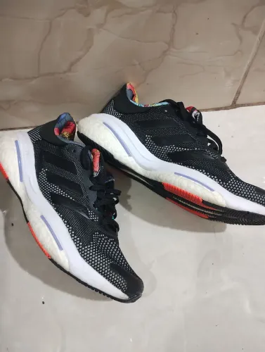 Tênis Adidas 