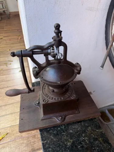 Moedor de café antigo Peugeot