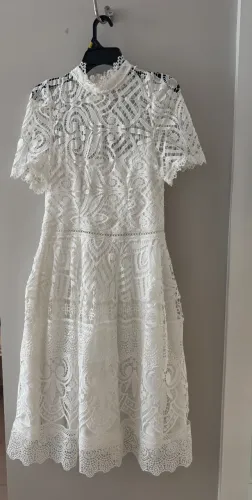 Vestido rendado branco