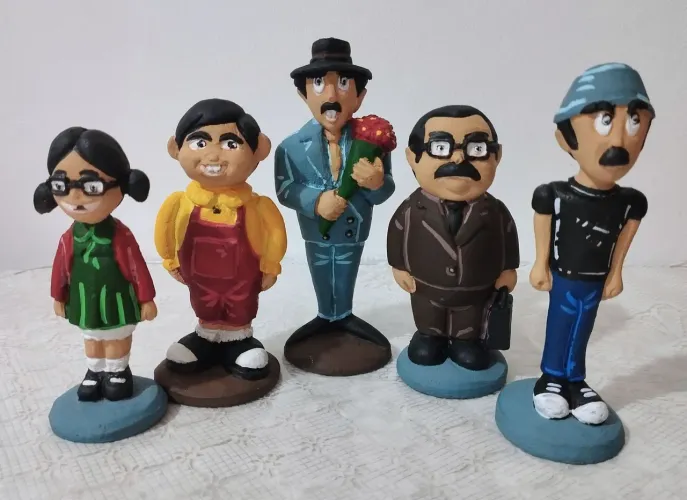 Lote c/ 5 Bonecos Miniaturas Turma do Chaves em Resina - Pintura Acrílica.