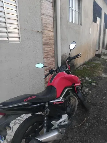 VENDE-SE MOTO