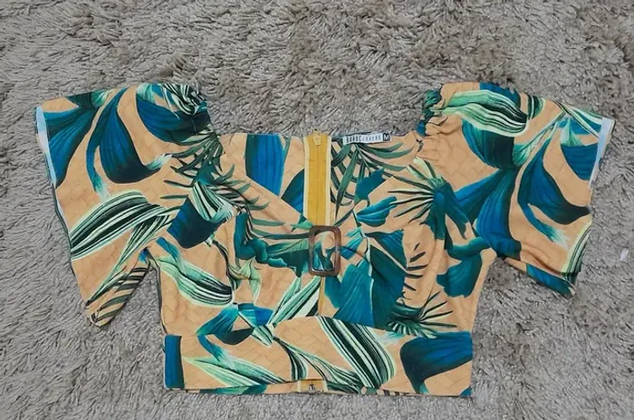Blusa Cropped