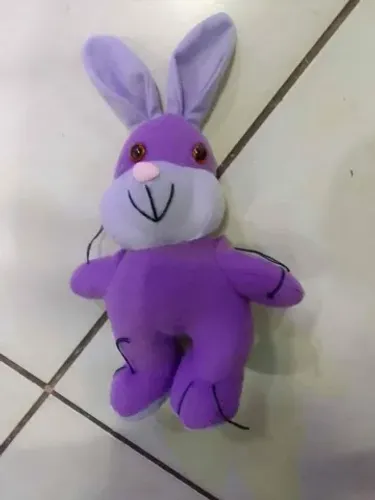 Bicho de pelúcia coelha