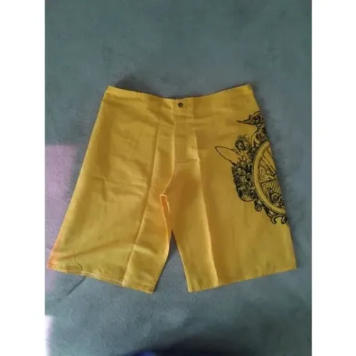 Bermuda Estilo Surf Amarela