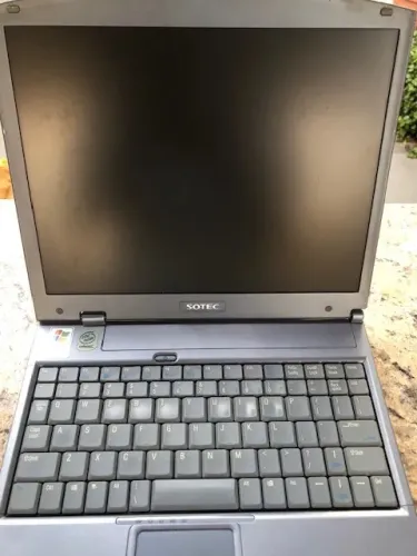 VENDA NOTEBOOK SOTEC - LEIA