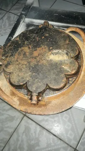 Wafflera Antiga de Ferro